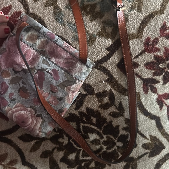 Patricia Nash NWOT Crackled Rose Garden Collection Crossbody. - Picture 7 of 8